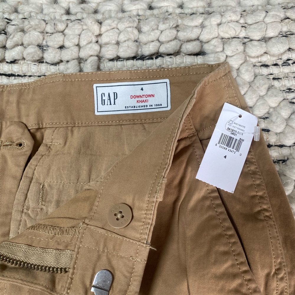 GAP - Picture 2 of 2